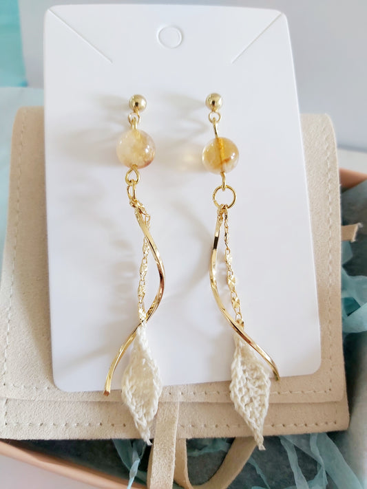 “Golden Leaflight” Earrings – Crochet Leaves with Natural Citrine